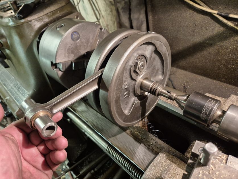 oprava kľukového hriadeľa a jeho centrovanie